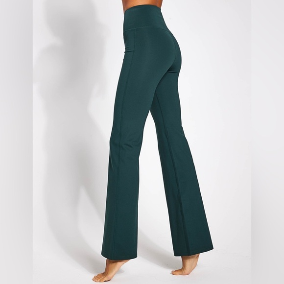 GIRLFRIEND COLLECTIVE Compressive Flare Leggings In Moss Green - Picture 2 of 7